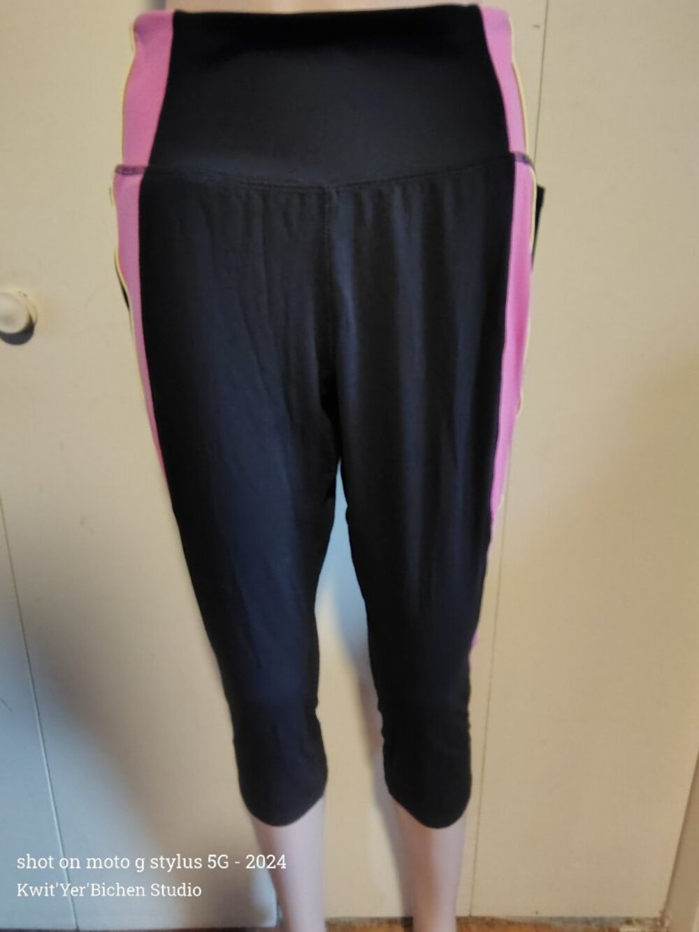 Black & Pink Cropped Leggings LIVI Lane Bryant 14-16XL